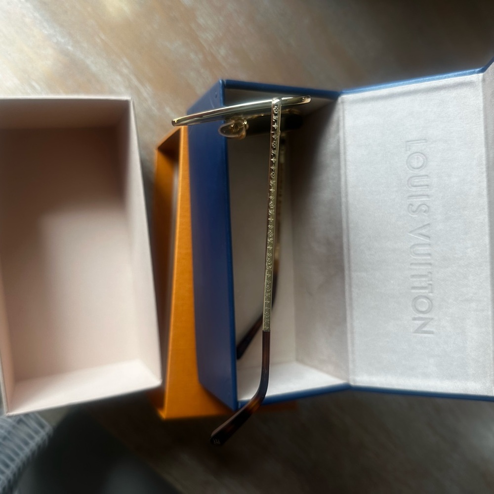 Louis Vuitton LV Star Square Sunglasses NWOT - Picture 4 of 5